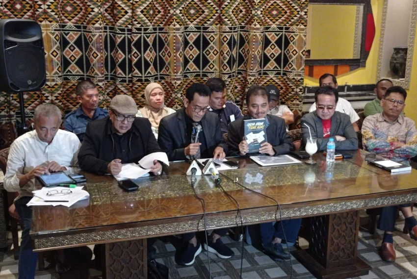 refly-harun-ragukan-kasus-ijazah-jokowi-bisa-p21-cfk
