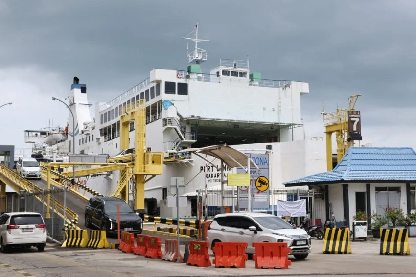 rekor-pertumbuhan-ekonomi-belum-menyentuh-sektor-pelabuhan-igz