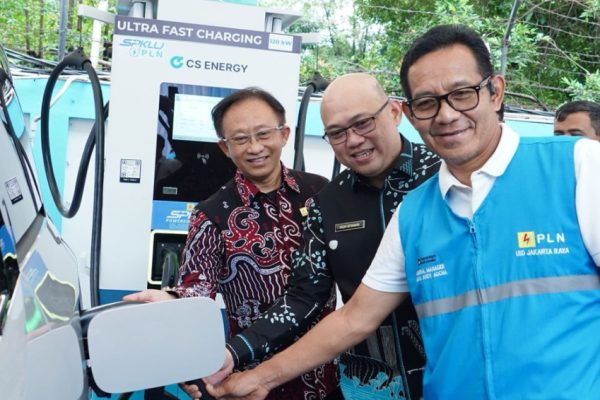 resmikan-spklu-ke5000-di-priok-pln-perkuat-infrastruktur-kendaraan-listrik-itw