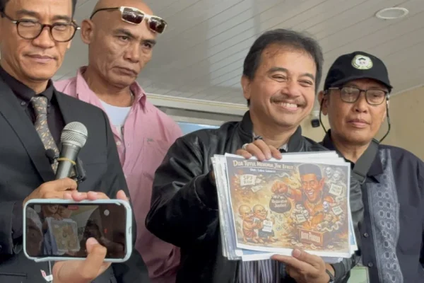 roy-suryo-cs-laporkan-rismon-sianipar-dan-istrinya-ke-polda-metro-jaya-ocm