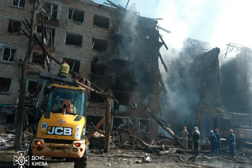 rusia-akui-bombardir-ukraina-dengan-rudal-hipersonik-oreshnik-berkemampuan-nuklir-bbp