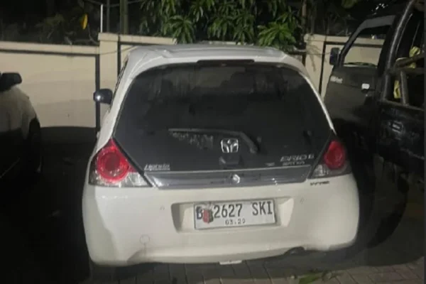 sadis-begal-ikat-dan-buang-perempuan-cantik-di-jalanan-mobil-dan-iphone-digasak-dwg