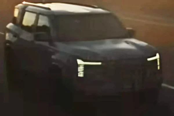 setelah-lima-tahun-hilang-mitsubishi-pajero-akhirnya-kembali-di-akhir-2026-tzg