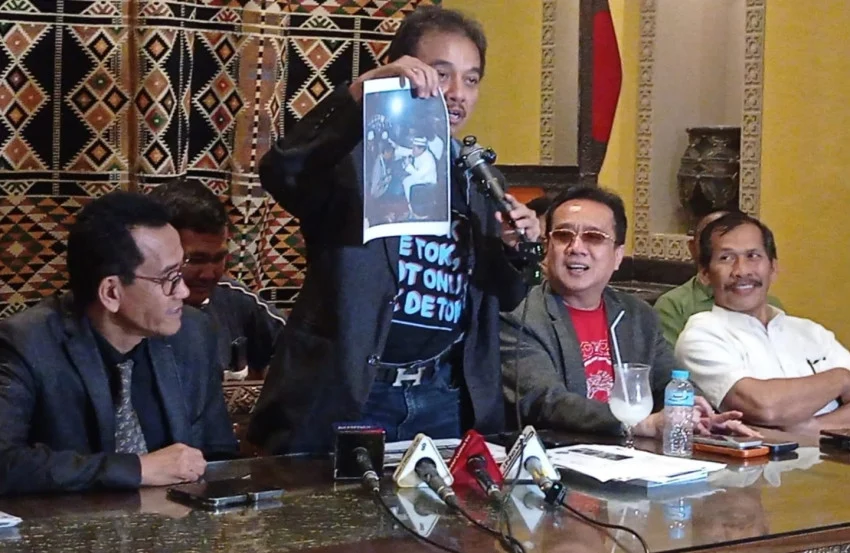 tanggapi-rencana-pengumuman-status-perkara-ijazah-jokowi-roy-suryo-p21-bukan-akhir-wpx