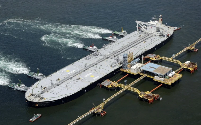 tiga-kapal-tanker-tujuan-china-dan-india-diamdiam-tinggalkan-selat-hormuz-begini-caranya-pzw