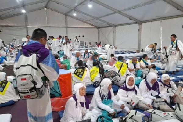 timwas-haji-dpr-soroti-fase-armuzna-soal-keterlambatan-bus-dan-kepadatan-tenda-mib