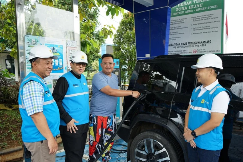 tinjauan-ke-lampung-ali-masykur-musa-dorong-layanan-infrastruktur-ev-makin-andal-vcu