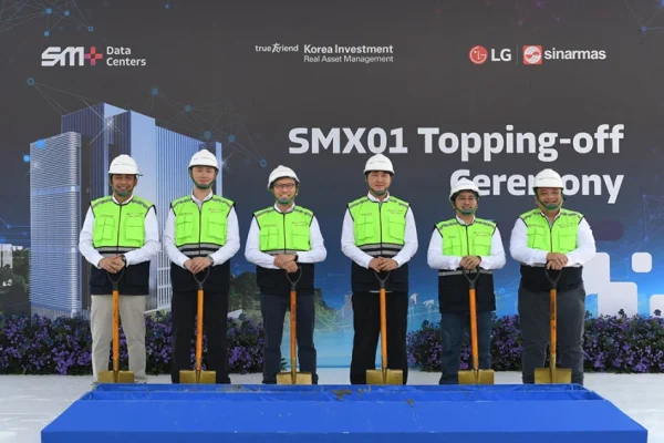 topping-off-smx01-perkuat-fondasi-infrastruktur-digital-indonesia-mgq