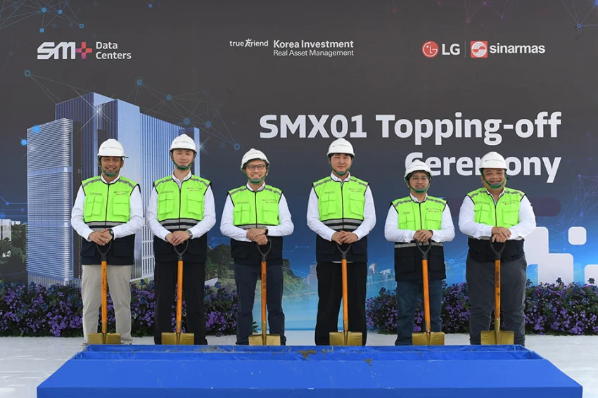 topping-off-smx01-perkuat-fondasi-infrastruktur-digital-indonesia-mgq