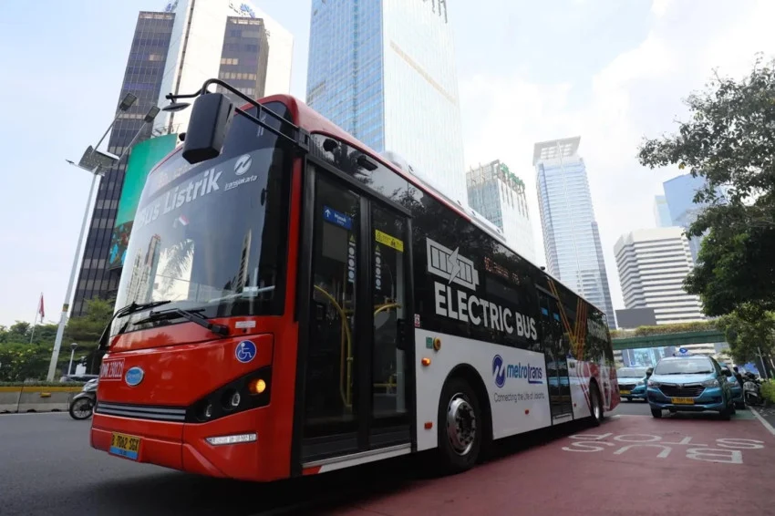 transjakarta-mulai-beroperasi-pukul-0900-wib-pada-hari-raya-iduladha-2026-xfk