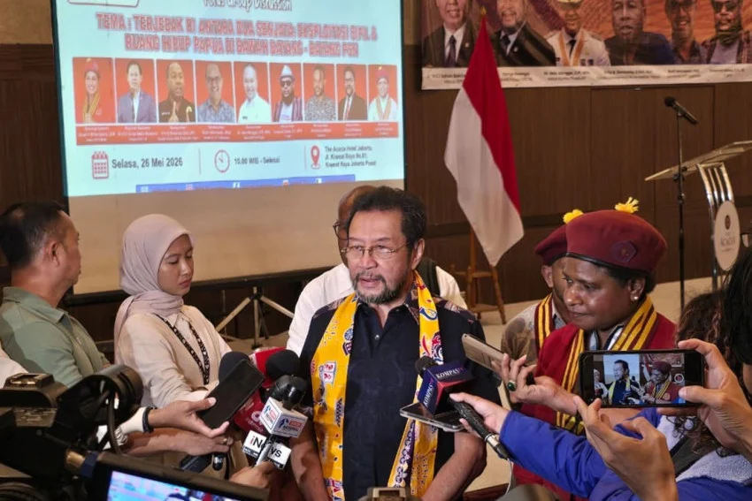 yorrys-raweyai-soroti-eksploitasi-hutan-di-tanah-papua-dan-dorong-pembentukan-pansus-qhf