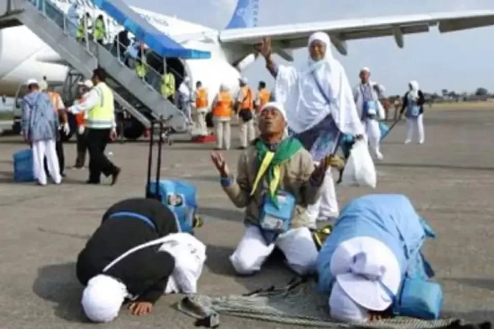 29344-jemaah-haji-indonesia-dari-75-kloter-telah-kembali-ke-tanah-air-dys