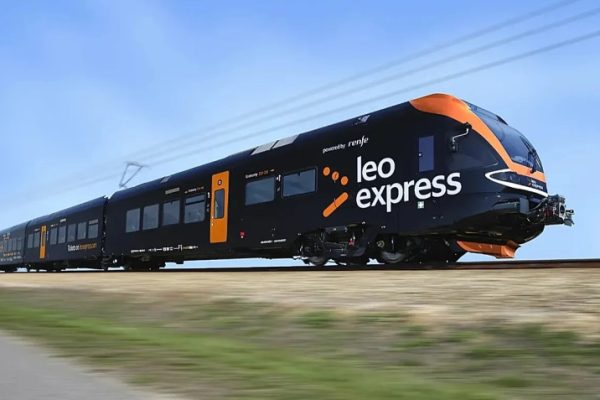 3-fakta-kereta-leo-express-dengan-rute-terpanjang-di-eropa-hingga-1300-km-swd
