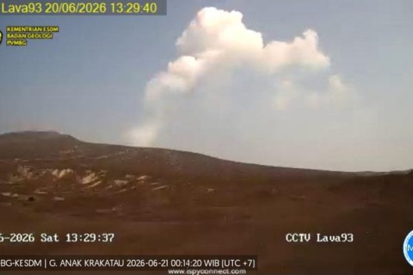 aktivitas-gunung-anak-krakatau-meningkat-masyarakat-diimbau-waspada-nmr