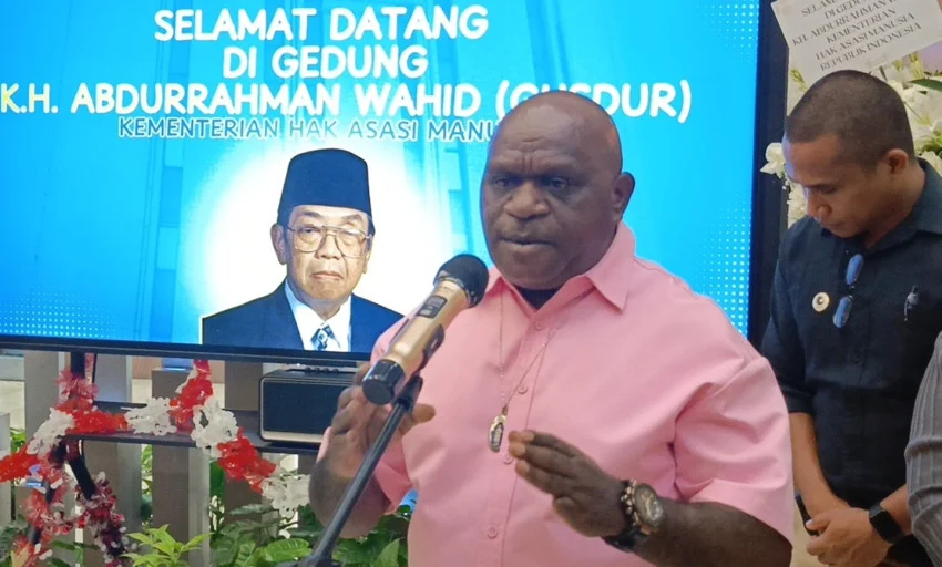 alasan-natalius-pigai-usul-jabatan-utama-polri-bisa-diisi-sipil-kuy
