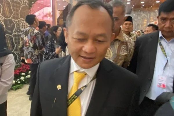 beda-dengan-pkb-golkar-pilih-hormati-sikap-pdip-sebagai-partai-penyeimbang-hag