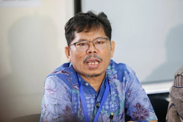 bonatua-silalahi-ungkap-kejanggalan-di-fotokopi-ijazah-jokowi-tak-ada-tanggal-legalisir-melanggar-peraturan-zah