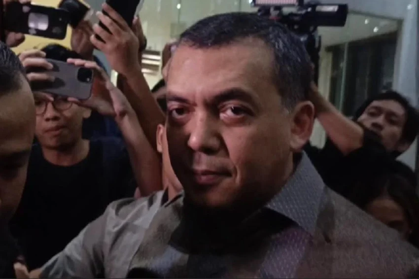 breaking-news-silmy-karim-serahkan-diri-ke-kpk-rjr