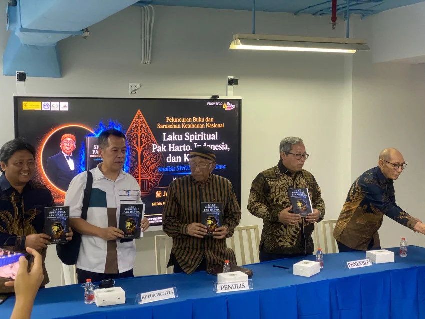 buku-laku-spiritual-pak-harto-indonesia-dan-kejawen-diluncurkan-kupas-cara-soeharto-tunjuk-pembantunya-bja