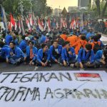 gelombang-demonstrasi-berlanjut-di-medan-merdeka-selatan-mahasiswa-sampaikan-kritik-kebijakan-pemerintah-the