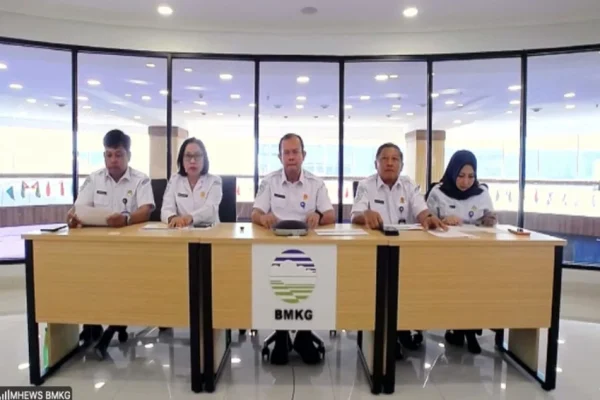 gempa-m77-filipina-picu-tsunami-di-indonesia-bmkg-tidak-masuk-zona-megathrust-xep