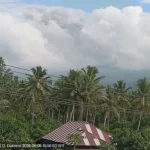 gunung-dukono-erupsi-sore-ini-luncurkan-1200-meter-abu-vulkanik-ryy