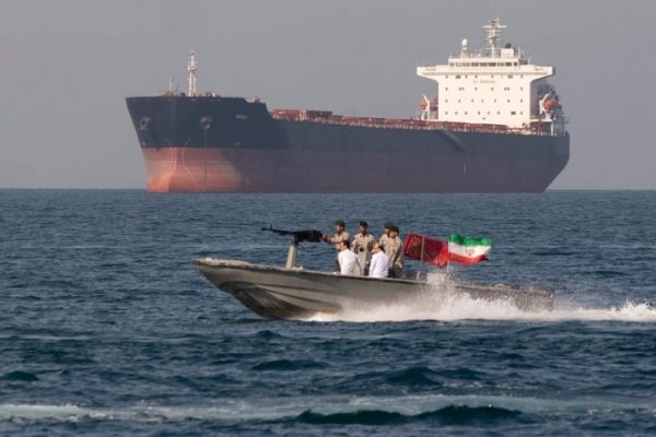 hanya-iran-yang-bisa-membuka-selat-hormuz-ini-3-alasannya-ihq