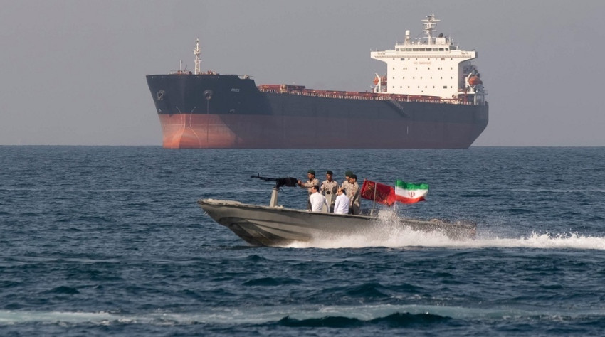 hanya-iran-yang-bisa-membuka-selat-hormuz-ini-3-alasannya-ihq