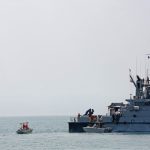 iran-serang-kapal-perang-as-di-teluk-oman-yang-diklaim-sebagai-pusat-komando-amerika-nun