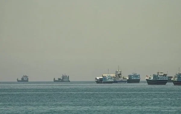 irgc-izinkan-24-kapal-melewati-selat-hormuz-lhu