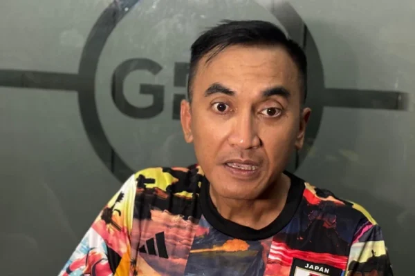 jenguk-haji-bolot-di-rs-rico-ceper-ungkap-momen-mengharukan-ruw