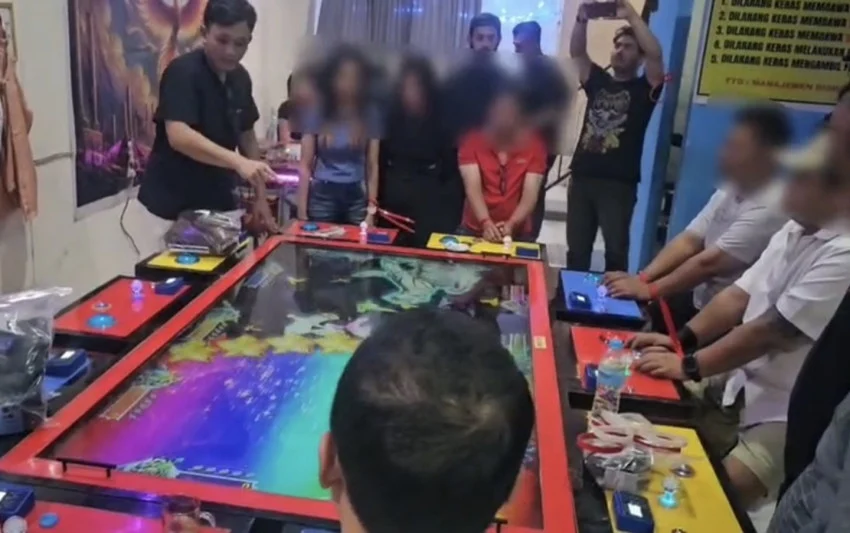 judi-berkedok-game-center-digerebek-69-orang-ditangkap-mvu
