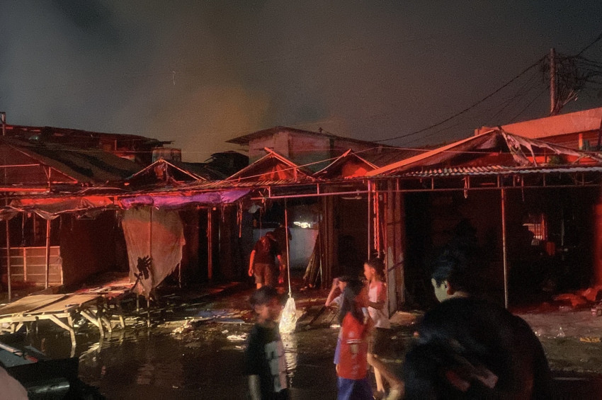 kebakaran-pasar-jiung-kemayoran-250-bangunan-hangus-dan-500-jiwa-terdampak-qgi