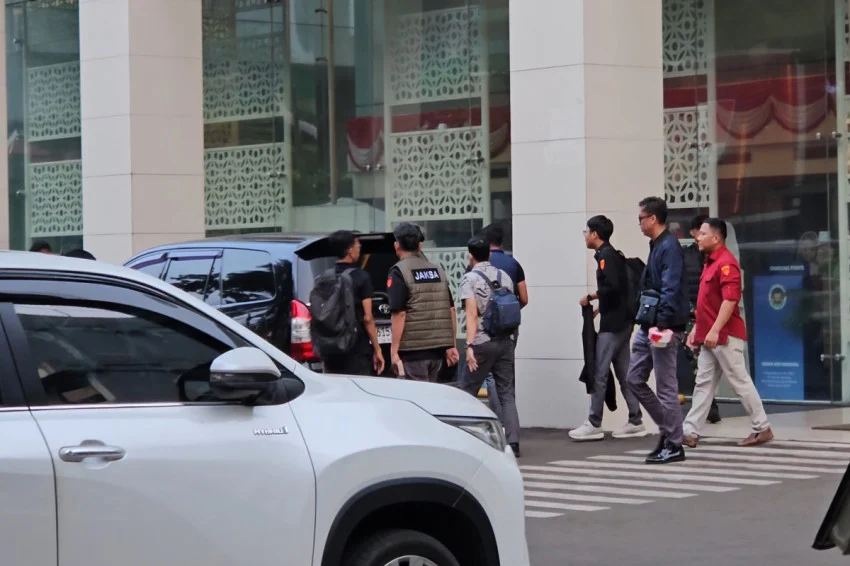 kejagung-geledah-6-lokasi-terkait-dugaan-korupsi-mbg-sasar-kantor-dan-rumah-tersangka-urs
