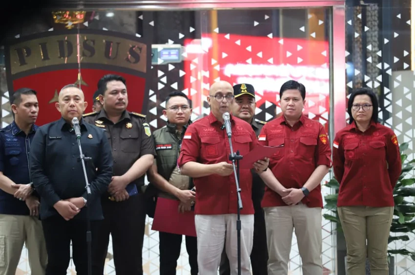 kejagung-geledah-rumah-dadan-hindayana-dan-2-eks-wakil-kepala-bgn-sita-barbuk-htt