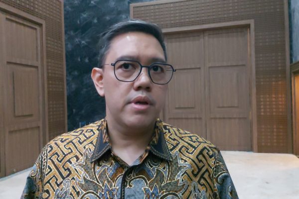 komisi-i-bangga-tni-ikut-urus-pertanian-dave-laksono-ini-bukan-kembali-ke-dwifungsi-via