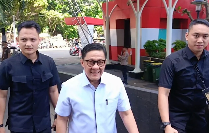 kpk-tangkap-17-orang-dalam-ott-jakbar-termasuk-mantan-plt-dirjen-imigrasi-saffar-godam-yyh