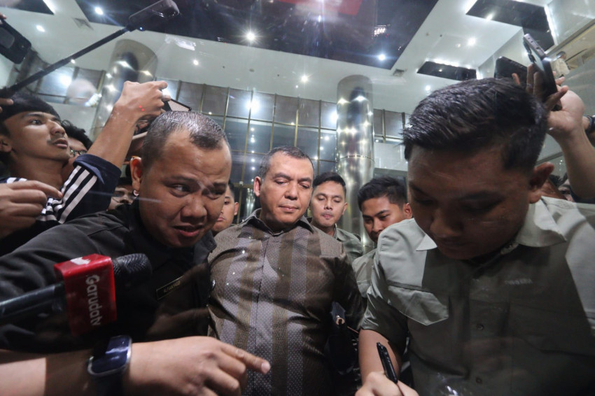 kronologi-wamen-imipas-silmy-karim-serahkan-diri-ke-kpk-ypj