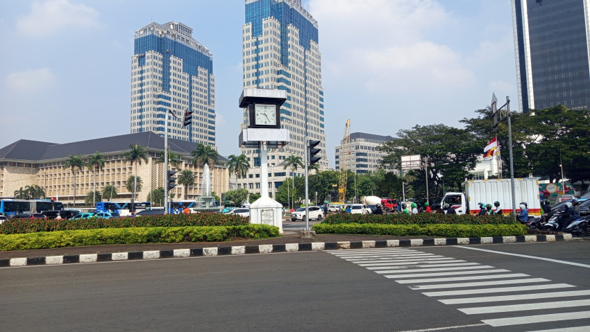lalin-di-kawasan-patung-kuda-ramai-lancar-jelang-aksi-massa-zfw