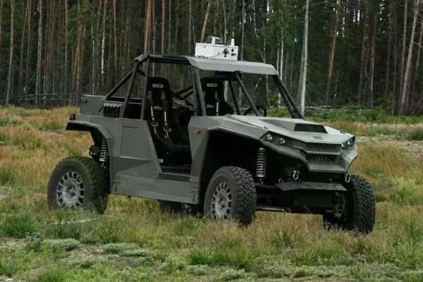 lithuania-siap-luncurkan-mobil-yang-bisa-berubah-jadi-robot-peu