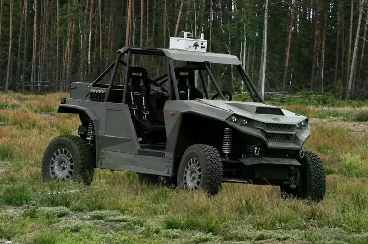 lithuania-siap-luncurkan-mobil-yang-bisa-berubah-jadi-robot-peu