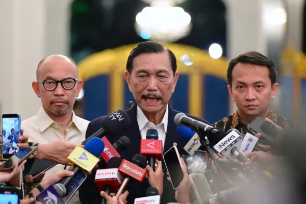 luhut-ungkap-bansos-ke-depan-tak-lagi-barang-diberi-cash-transfer-rp54-juta-per-orang-igo