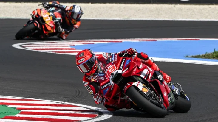 marc-marquez-dominan-di-sprint-race-motogp-hungaria-veda-ega-start-dari-baris-ketiga-moto3-kuo