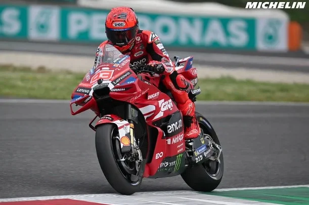 marc-marquez-juara-motogp-hungaria-2026-hapus-dahaga-gelar-266-hari-aek