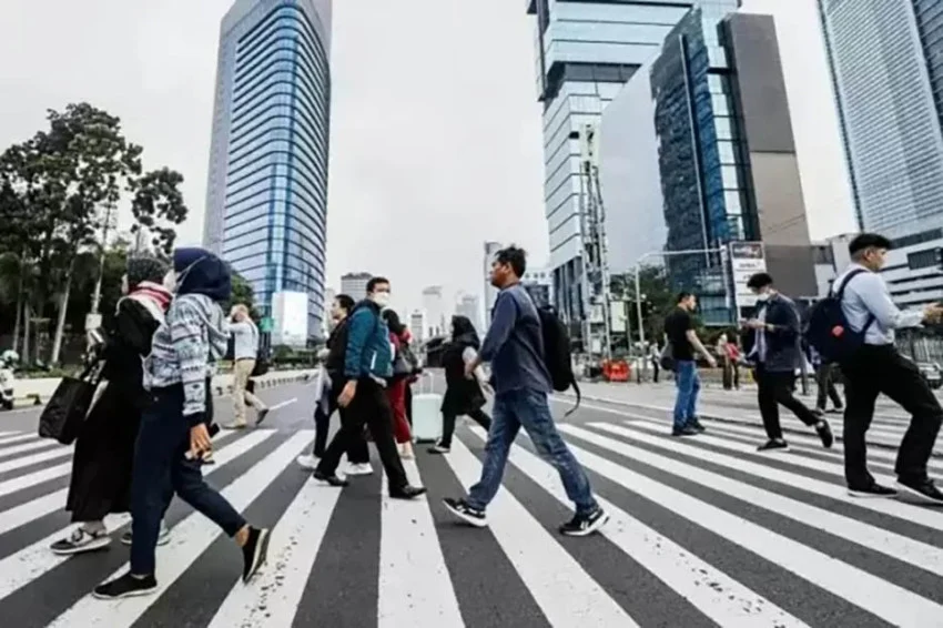 masyarakat-diminta-tak-panik-respons-kondisi-ekonomi-ri-ekonom-jaga-optimisme-berdasar-data-lrx