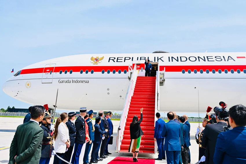 menguak-di-balik-lawatan-prabowo-15-tahun-seskab-teddy-brics-hingga-investasi-rp2430-triliun-lyu