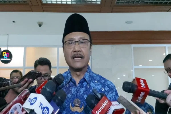mensos-rekrutmen-guru-sekolah-rakyat-2026-capai-5000-orang-lak