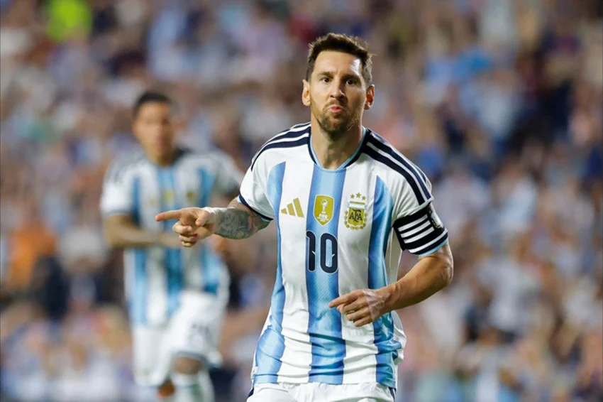 messi-kejar-sejarah-aljazair-jadi-korban-pertama-zhn