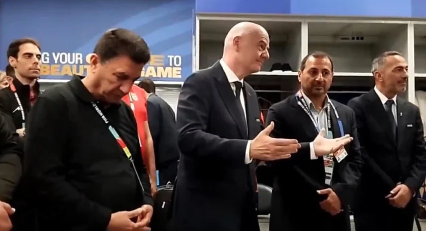 momen-menarik-presiden-fifa-masuk-kamar-ganti-timnas-iran-di-piala-dunia-2026-cyj
