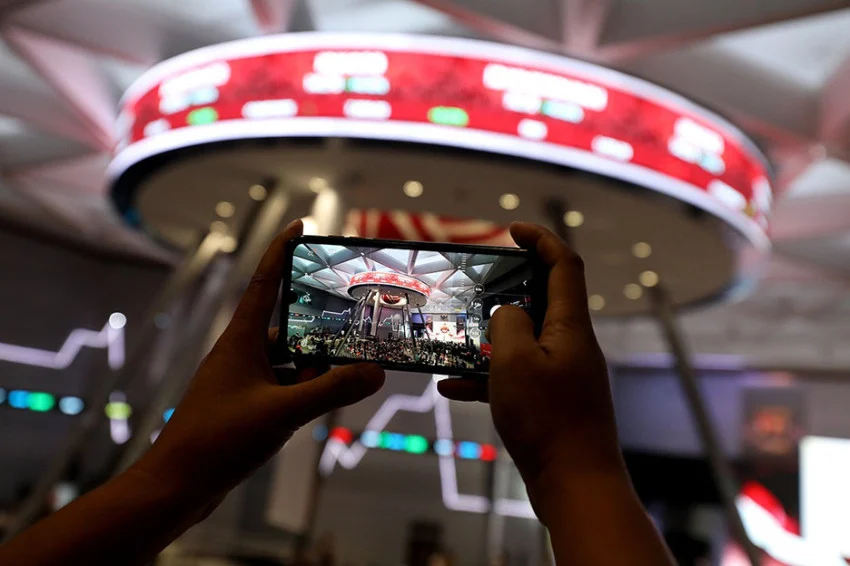 msci-tahan-status-emerging-market-indonesia-ojk-pastikan-reformasi-pasar-modal-jalan-terus-dxv